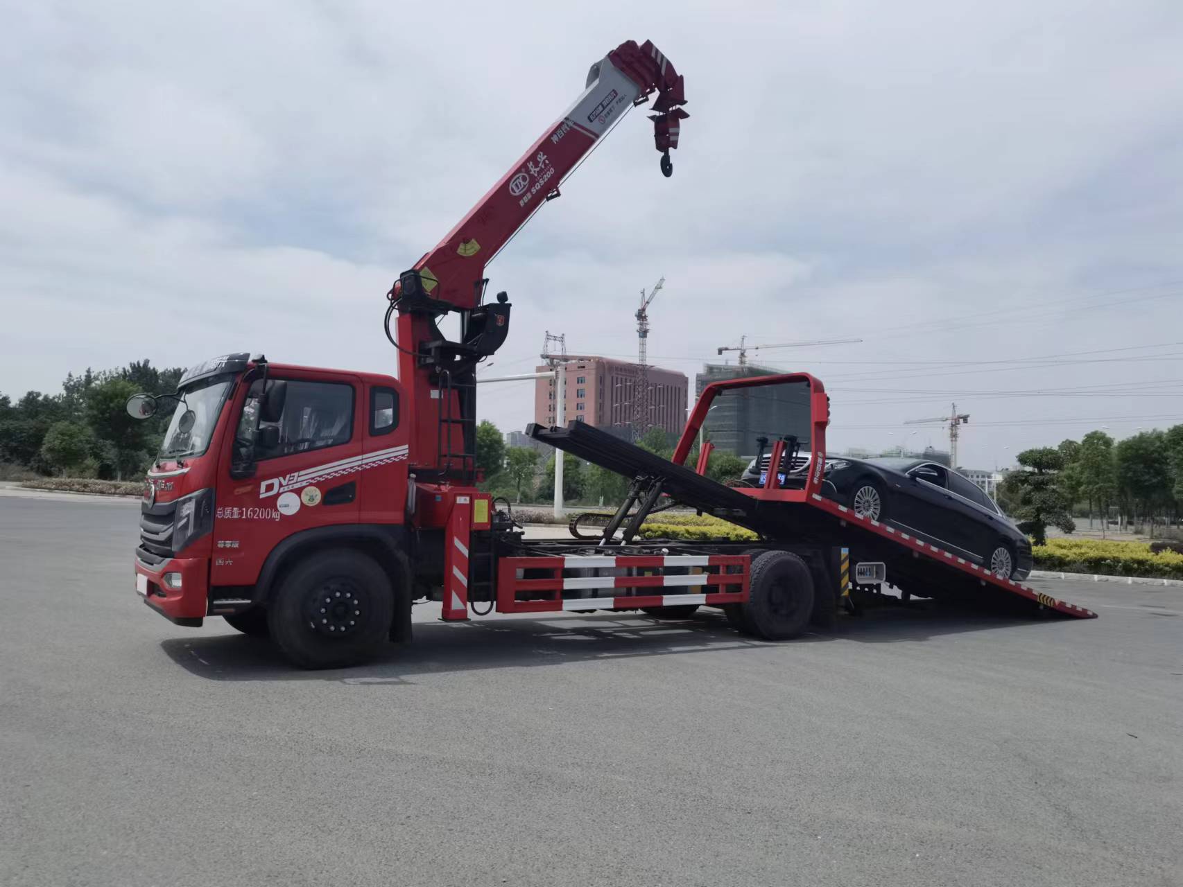 东风DV3清障带吊机清障车