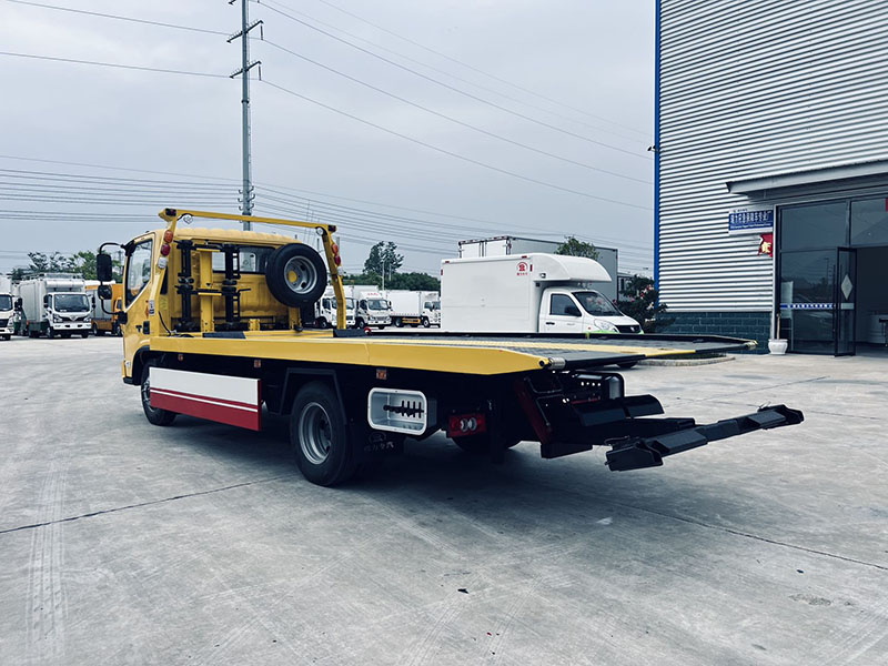 福田欧马可3600轴距高端蓝牌清障车