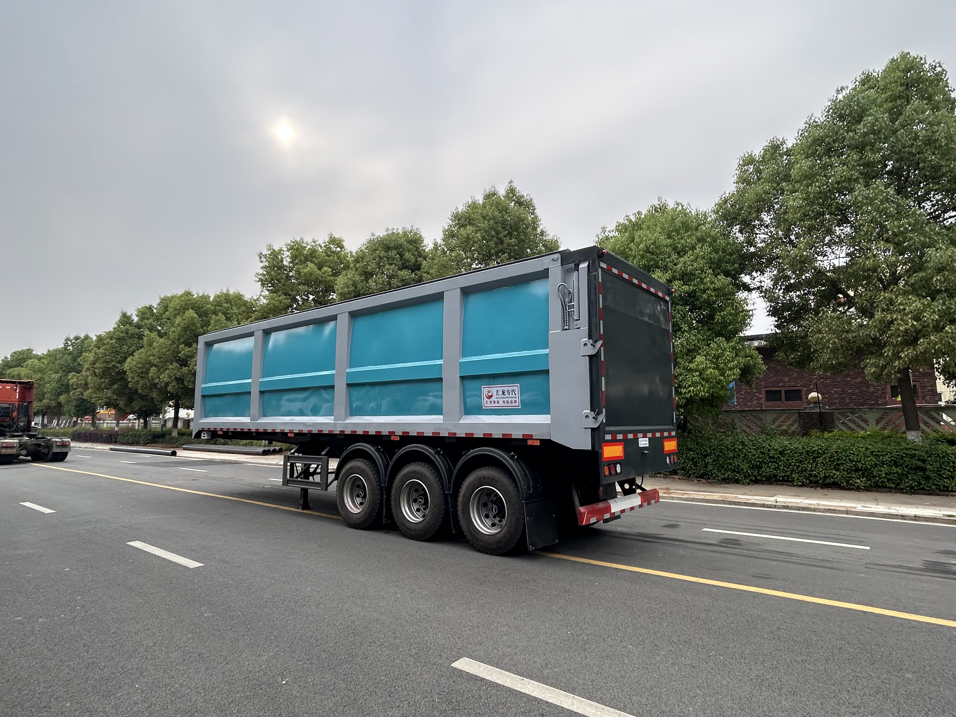 HLV9400ZLJ垃圾转运半挂车