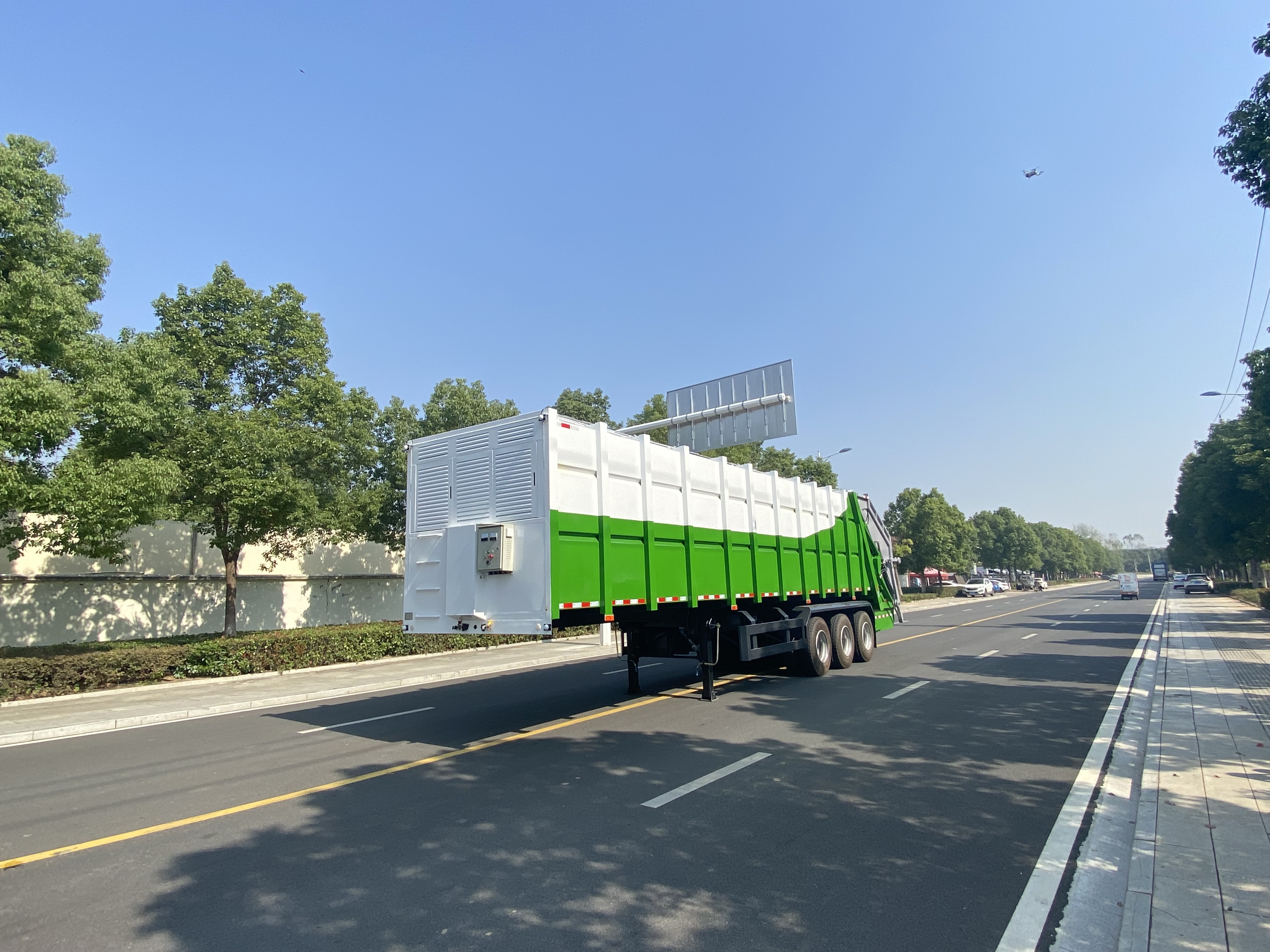 HLV9400ZLS压缩式垃圾半挂车