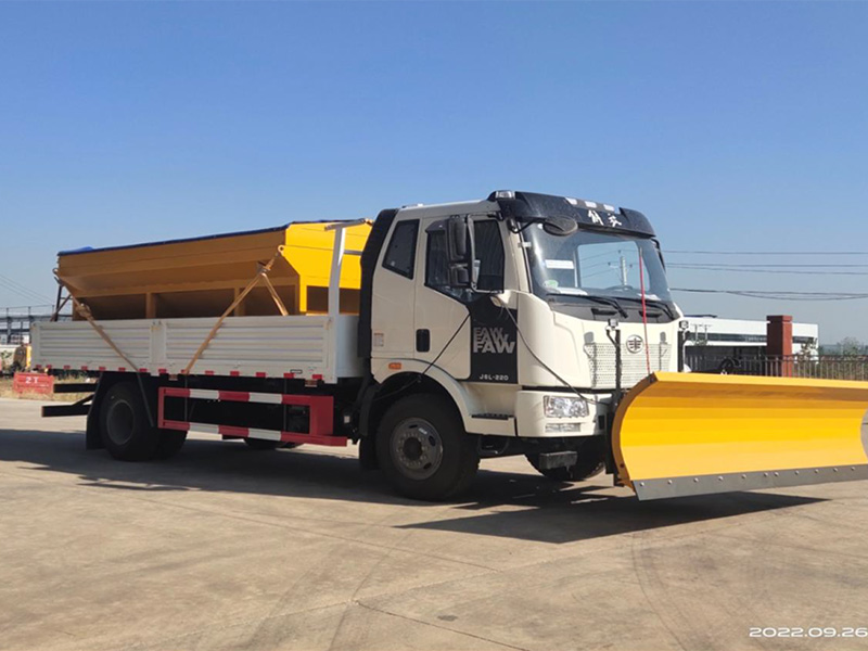 解放除雪车