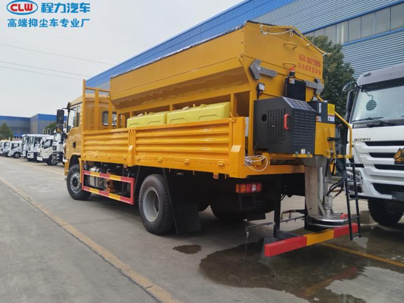 陕汽单桥除雪车